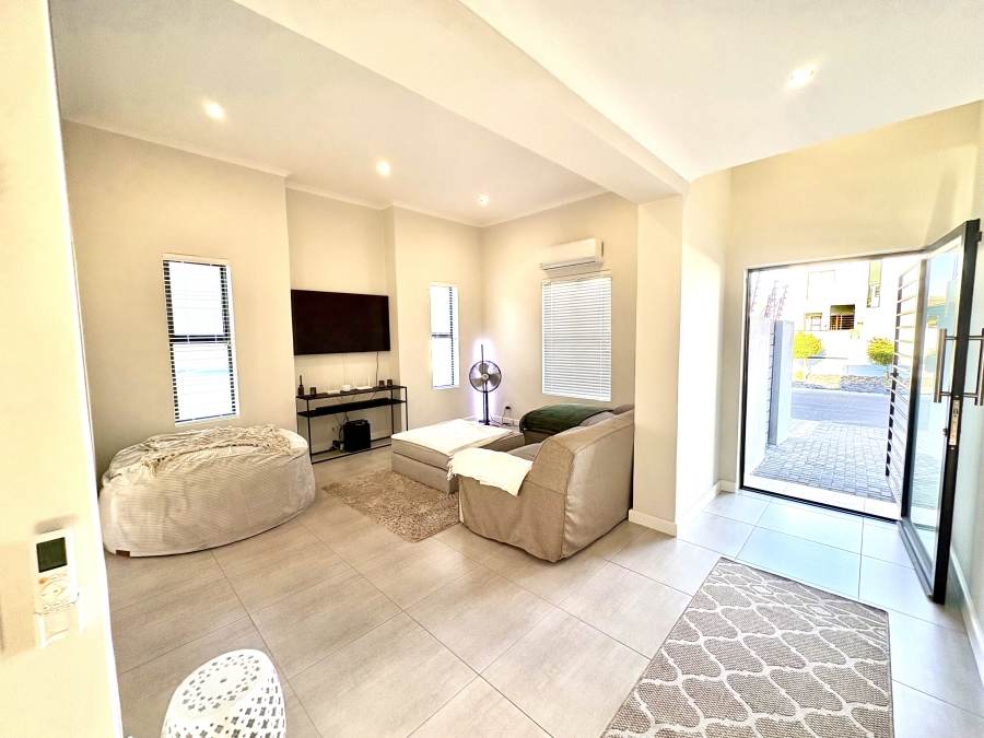 3 Bedroom Property for Sale in Sandown Western Cape